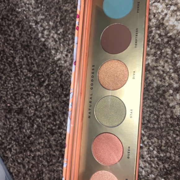 Butter London Eyeshadow Palette - Picture 1 of 2
